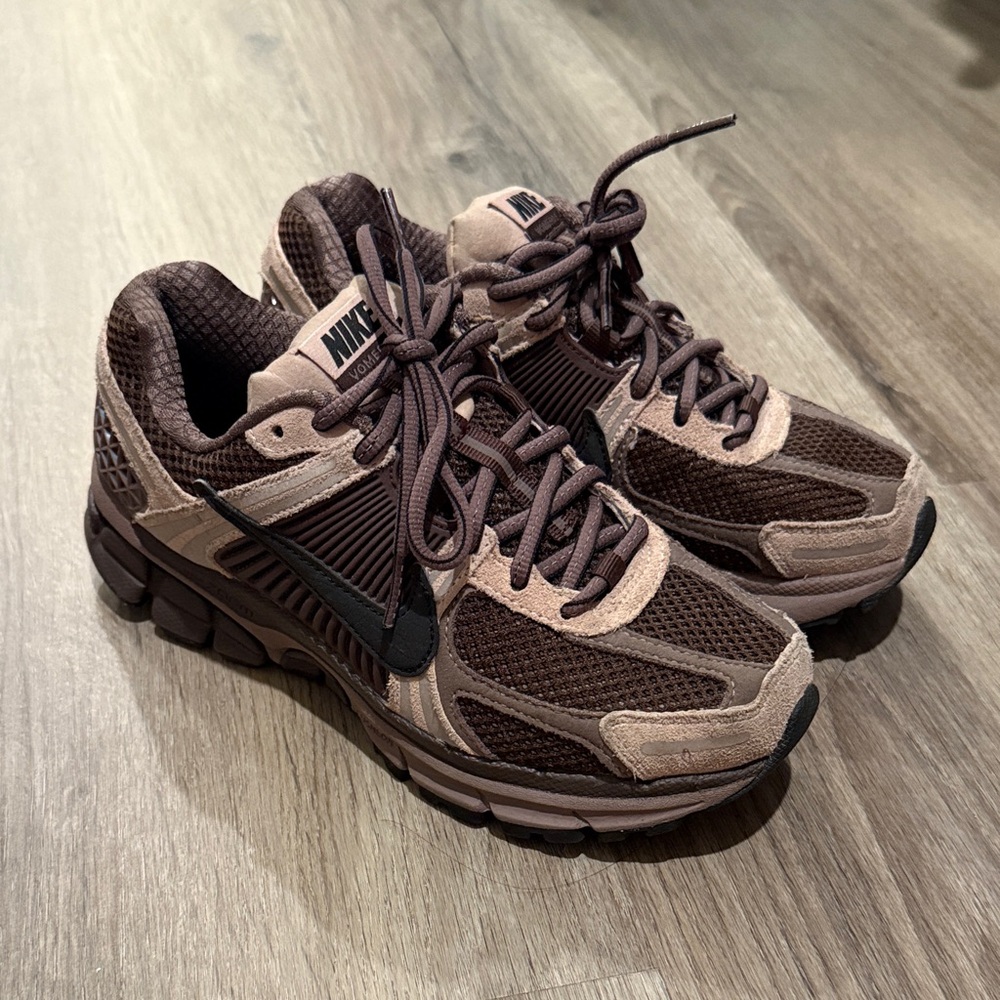 Nike Zoom Vomero Sneakers